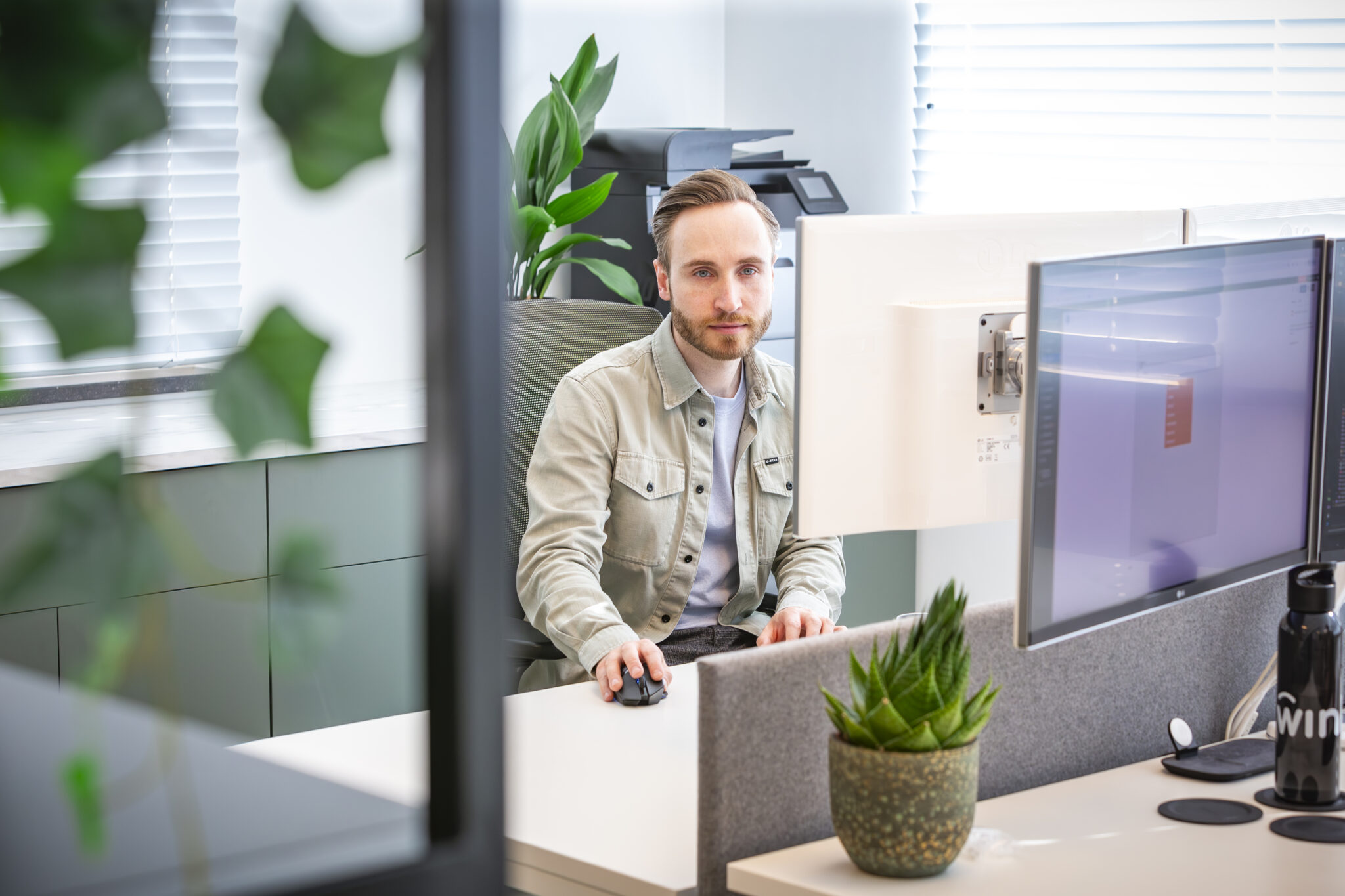 Persoon voor computer